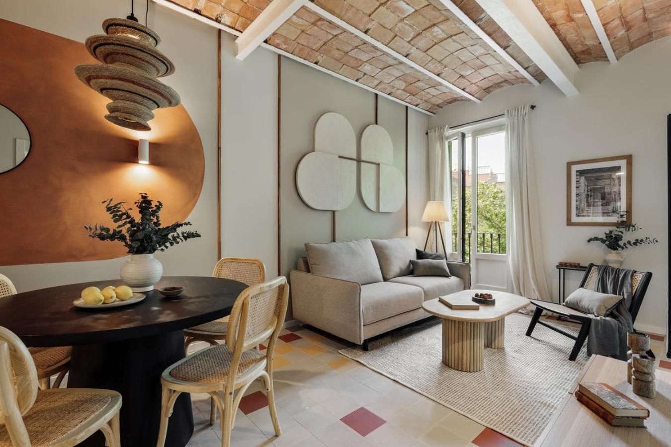Nal - 2 Bedrooms, Office And Balcony In Eixample Dreta *